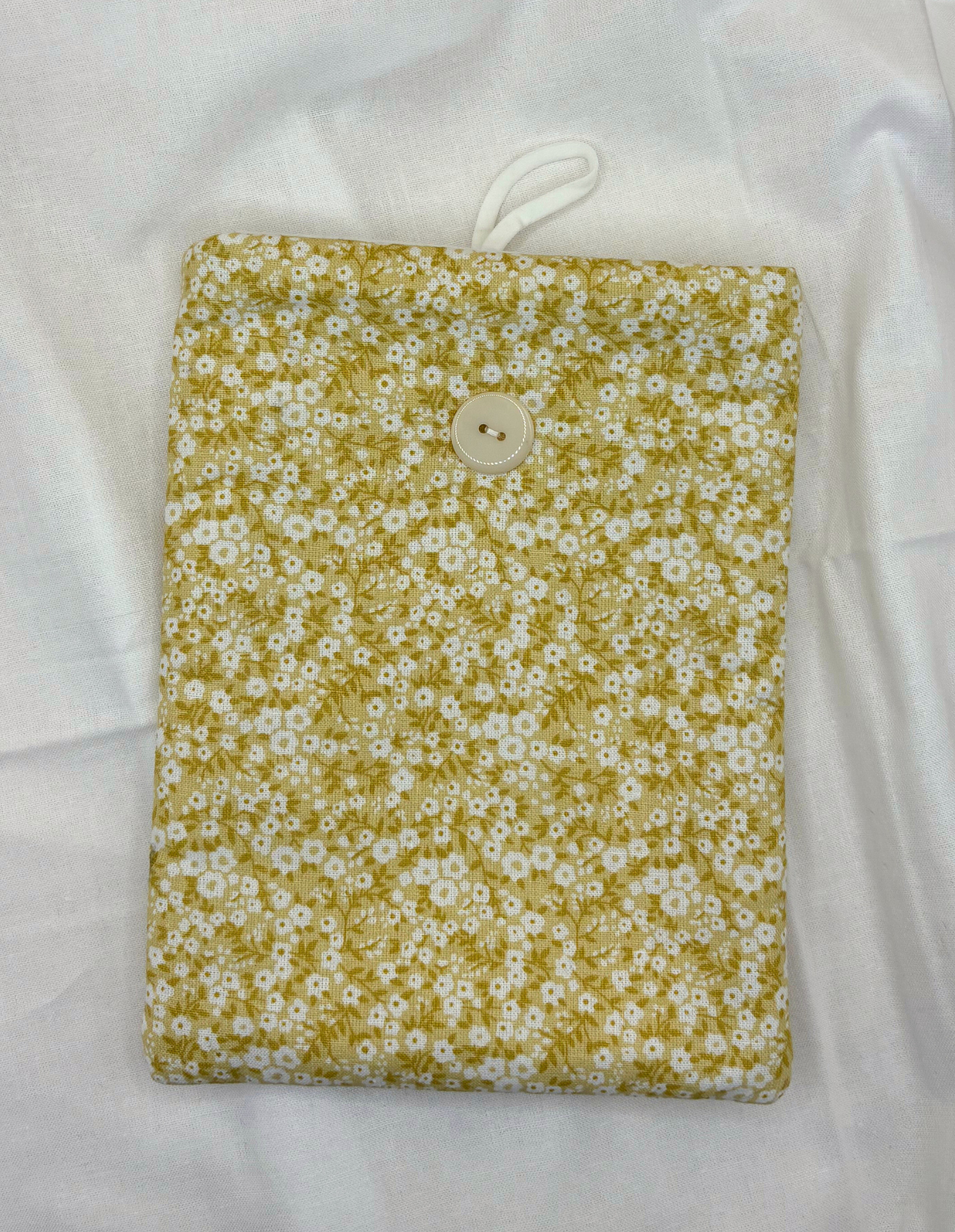 Meadow Lace Padded Soft E-Reader Sleeve