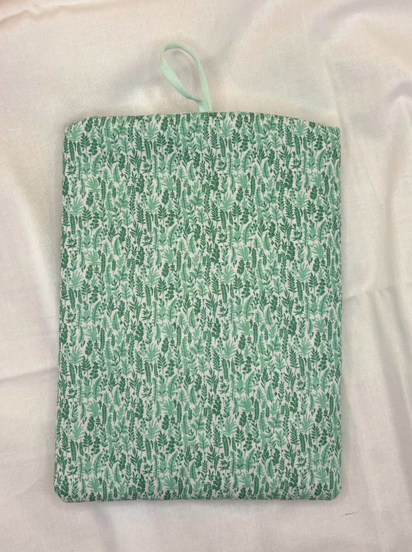 Sapling Leaf Padded Soft E-Reader Sleeve