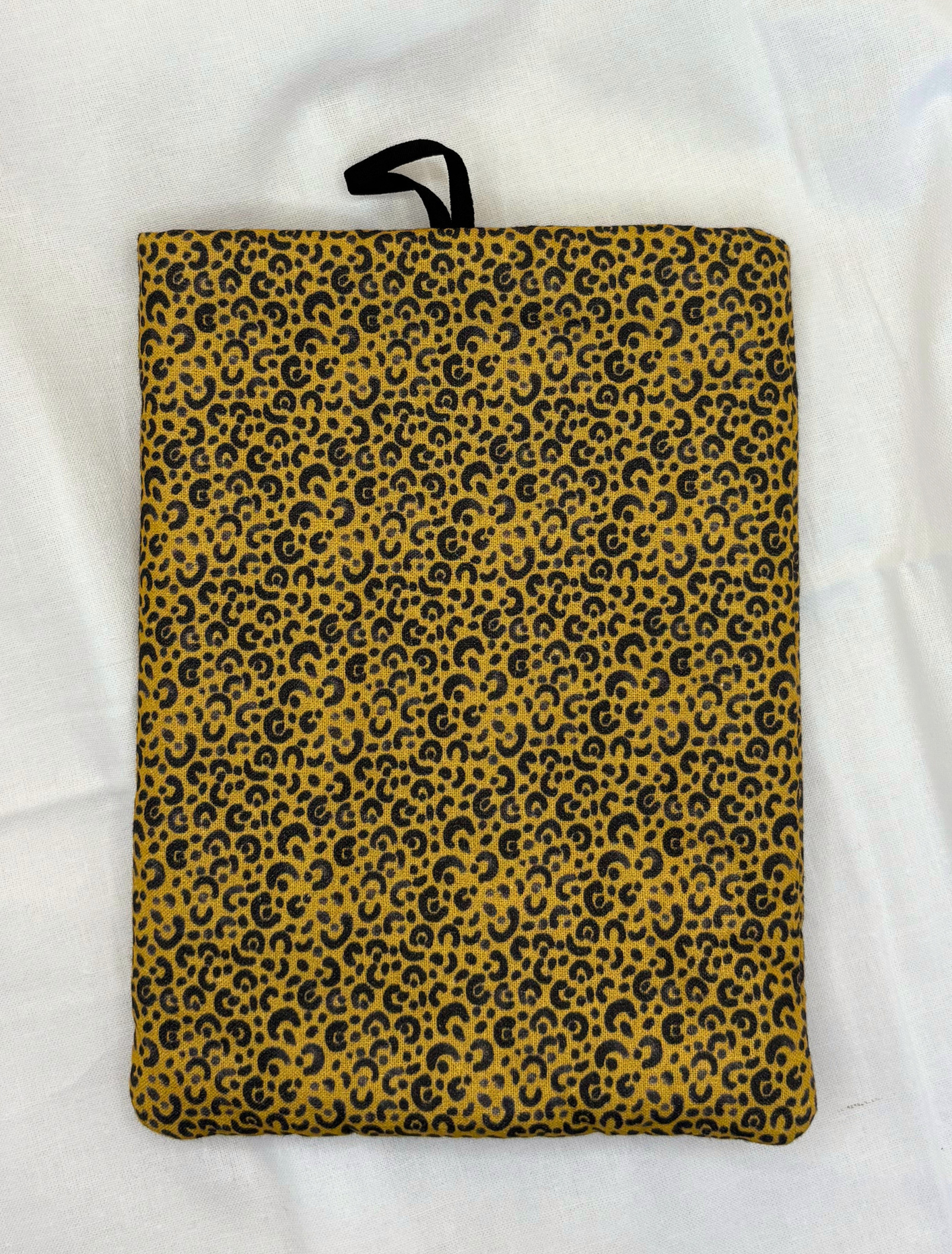 Spotted Pelt Padded Soft E-Reader Sleeve