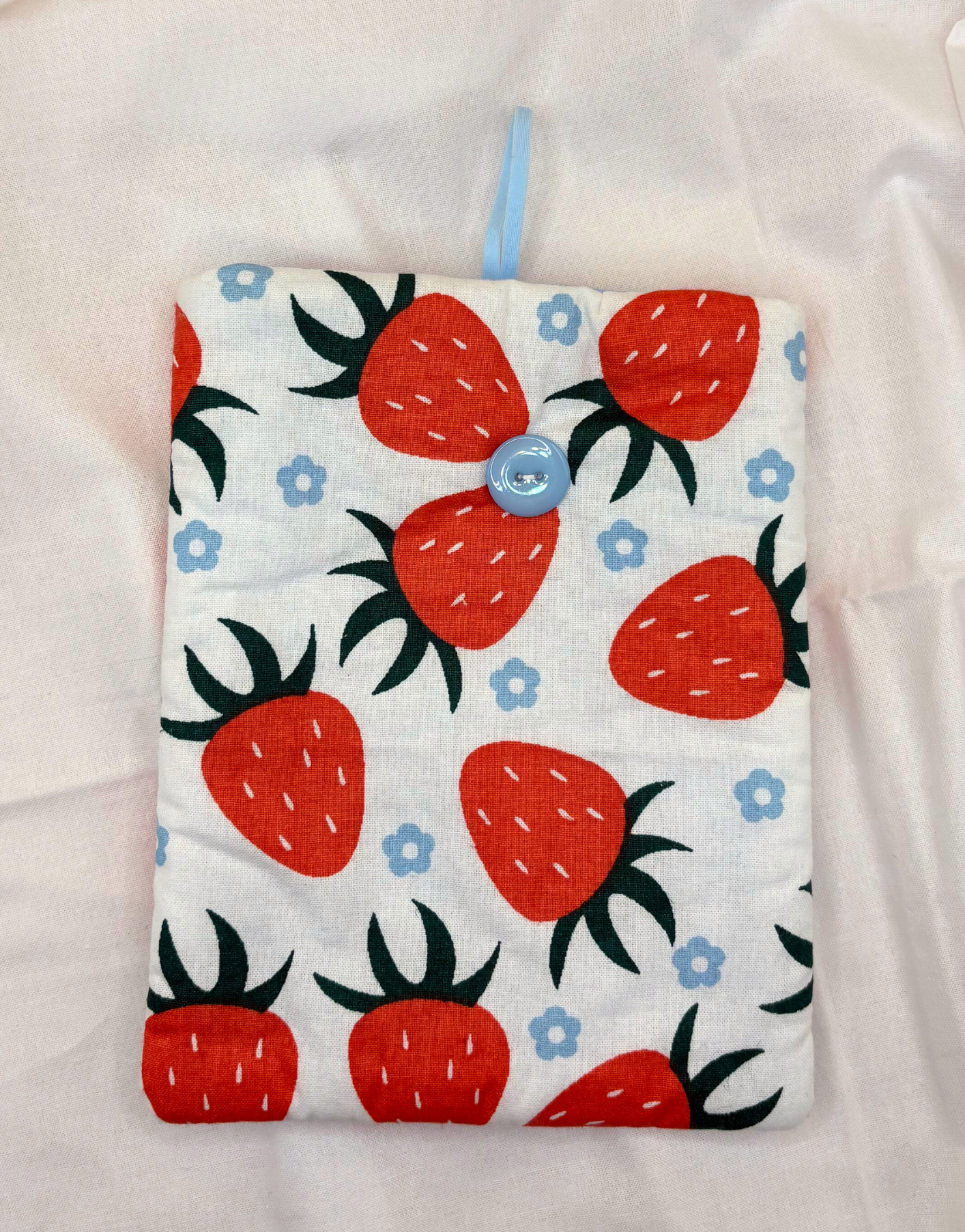 Berry Basket Padded Soft E-Reader Sleeve