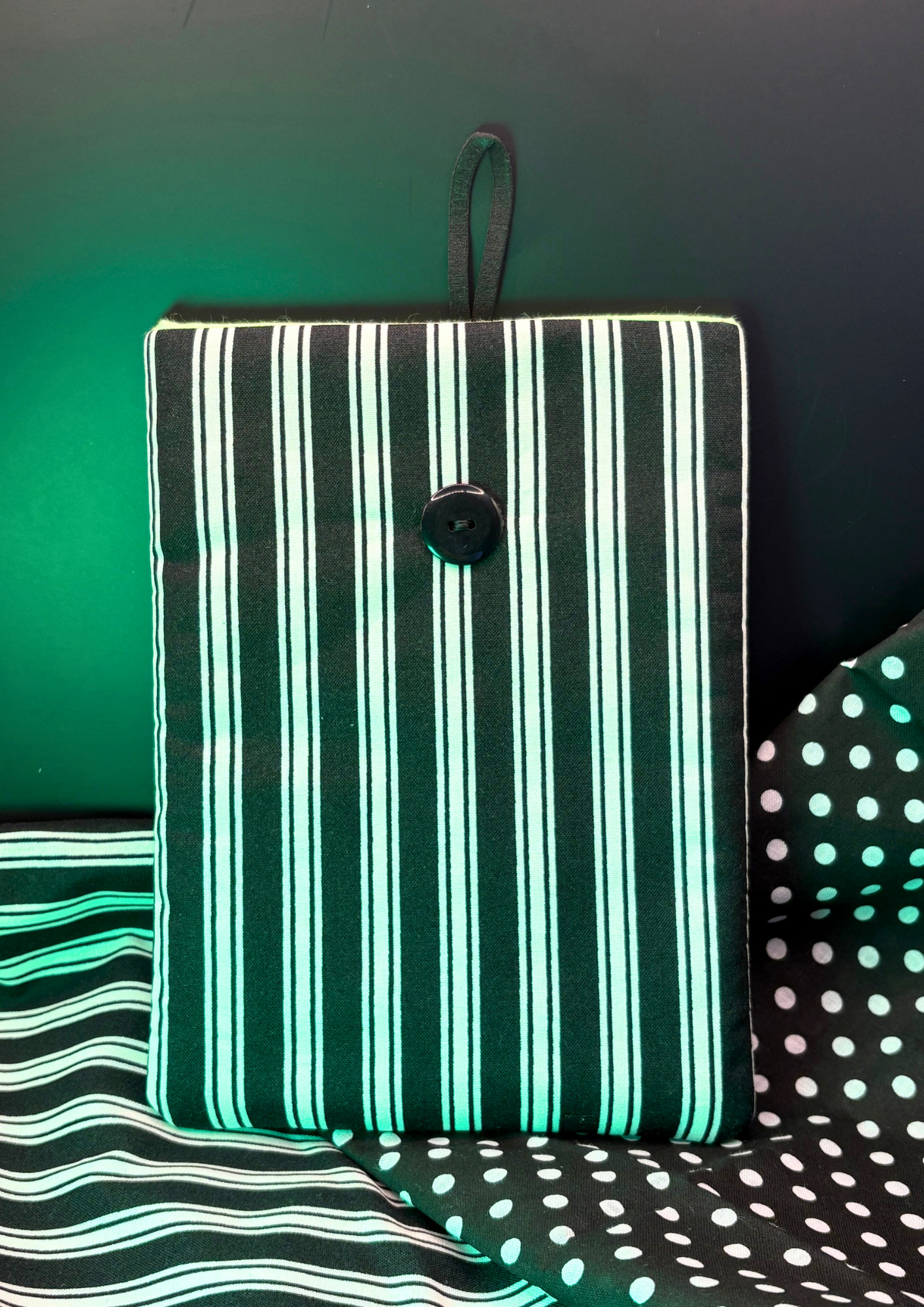 Beetle Glow Padded Soft E-Reader Sleeve