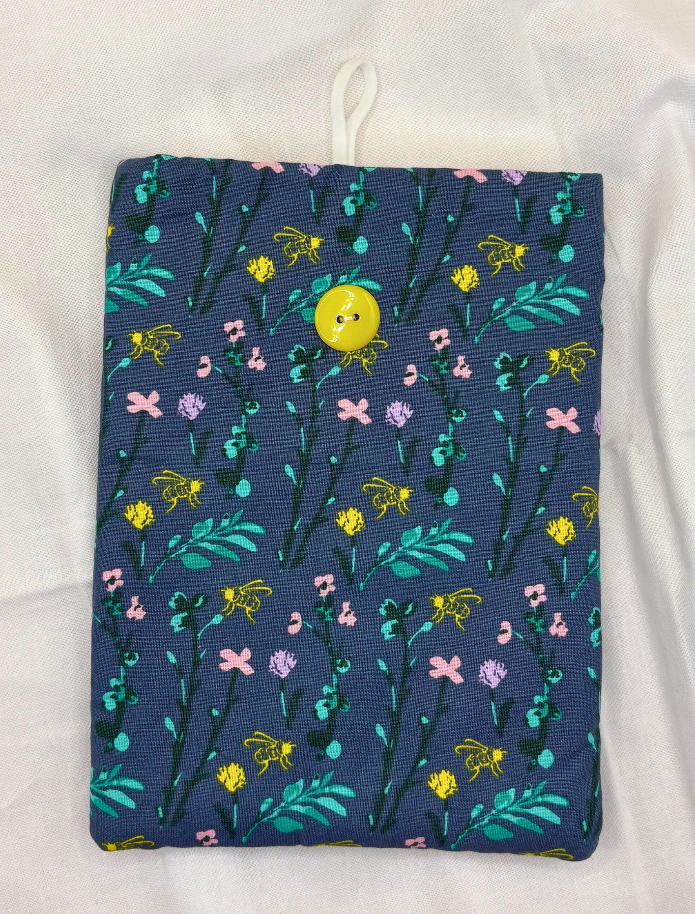 Summer Apiary Padded Soft E-Reader Sleeve
