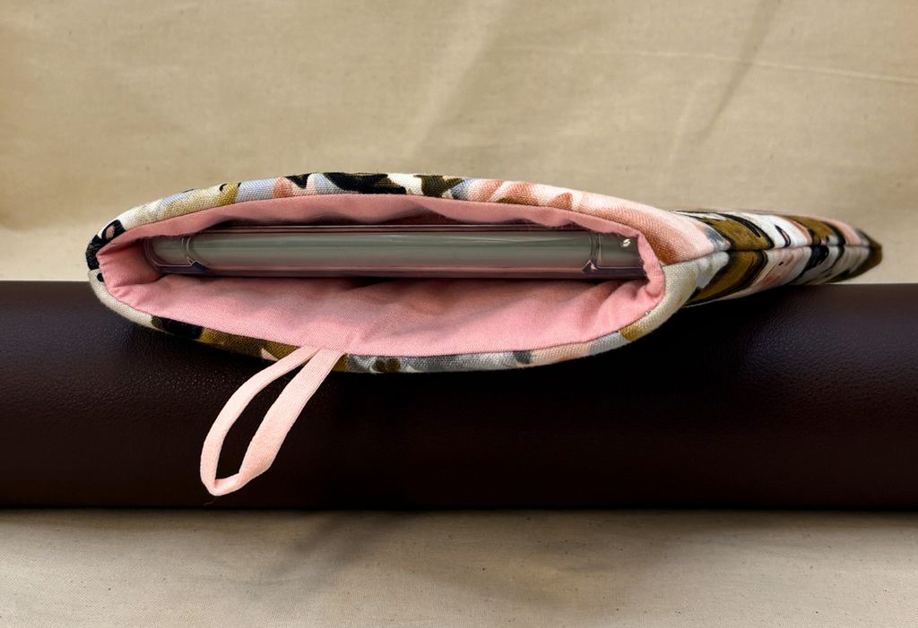 The Smallholding Padded Soft E-Reader Sleeve