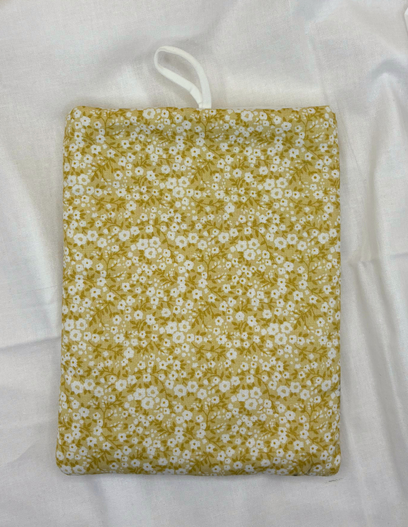 Meadow Lace Padded Soft E-Reader Sleeve