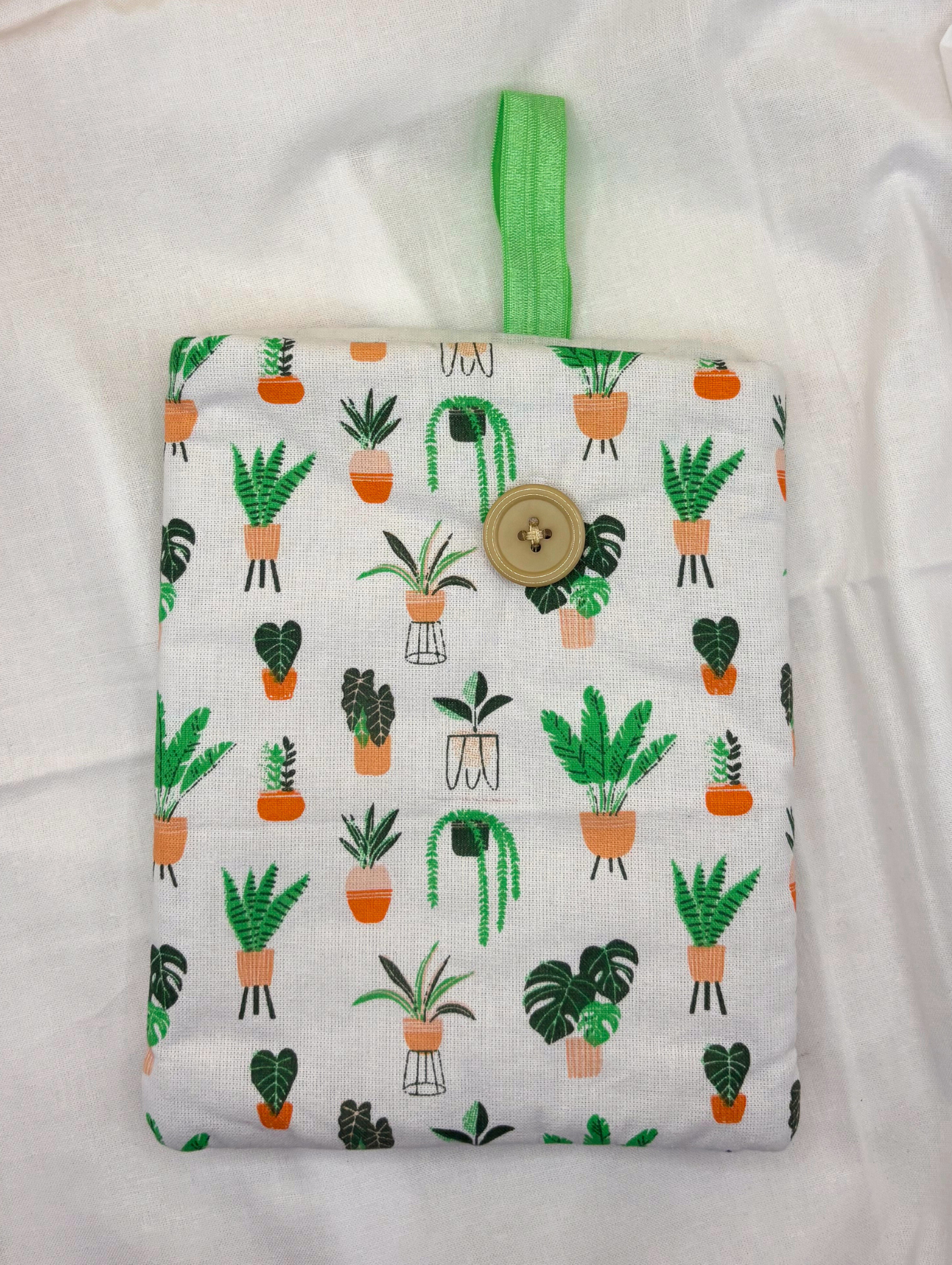 Green Parlour Padded Soft E-Reader Sleeve