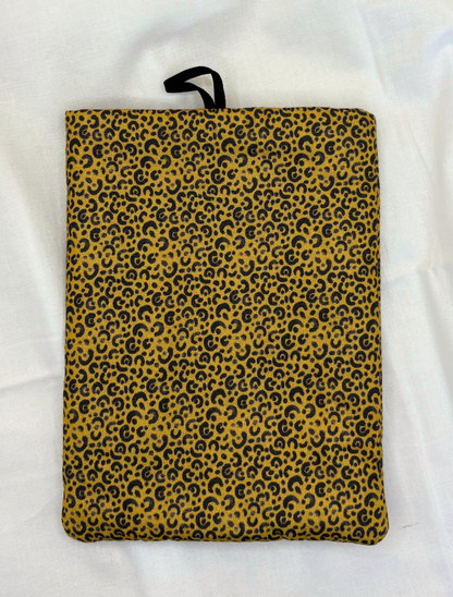 Spotted Pelt Padded Soft E-Reader Sleeve