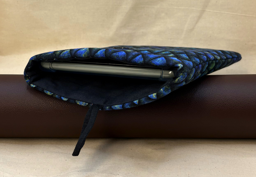 Night Wings Padded Soft E-Reader Sleeve