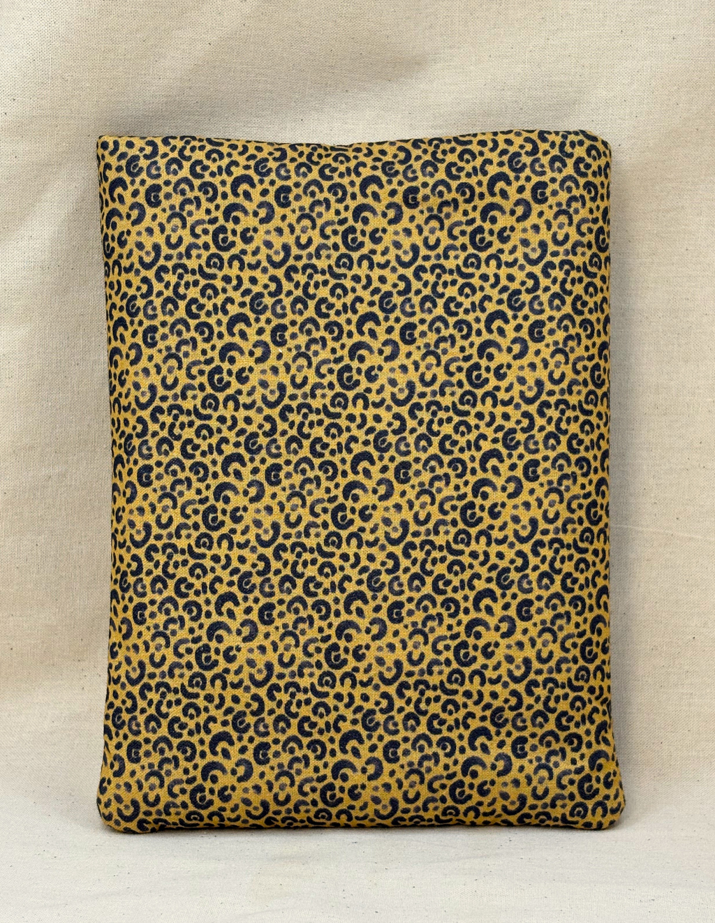 Spotted Pelt Padded Soft E-Reader Sleeve