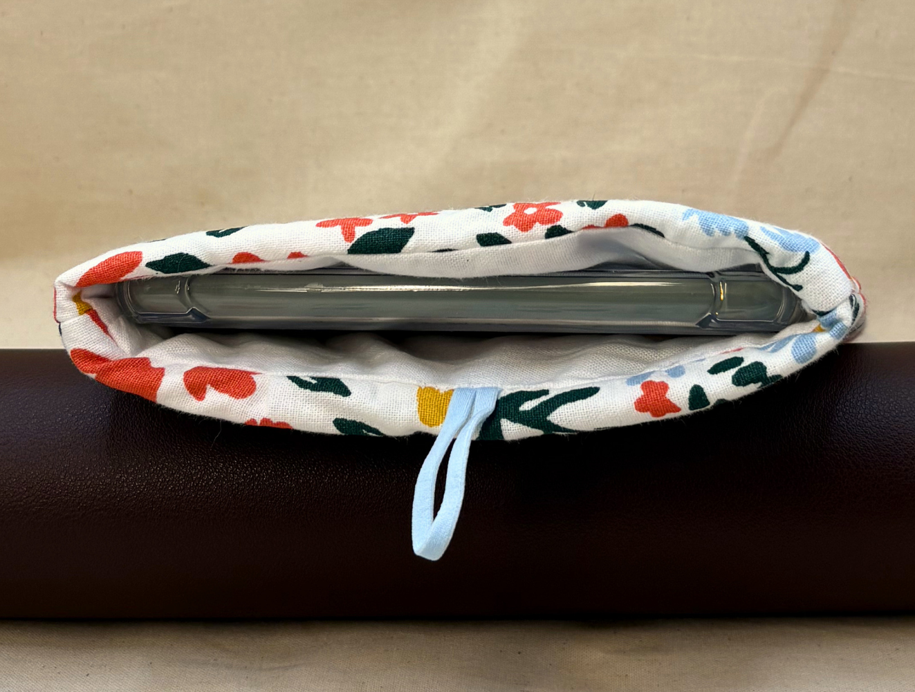 Painter's Garden Padded Soft E-Reader Sleeve
