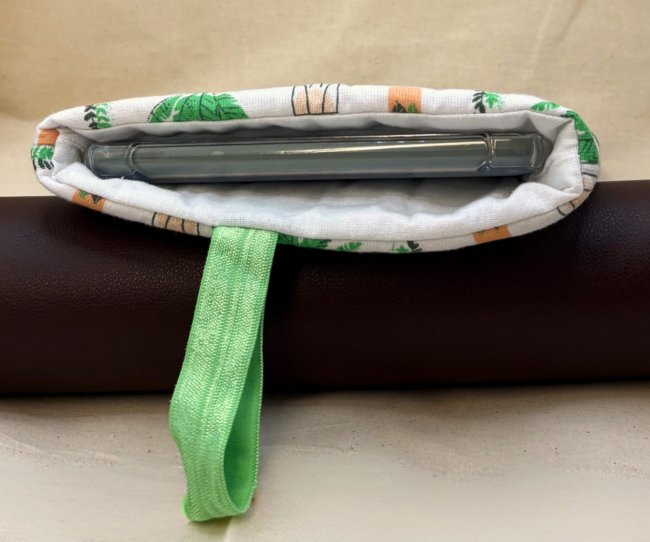 Green Parlour Padded Soft E-Reader Sleeve