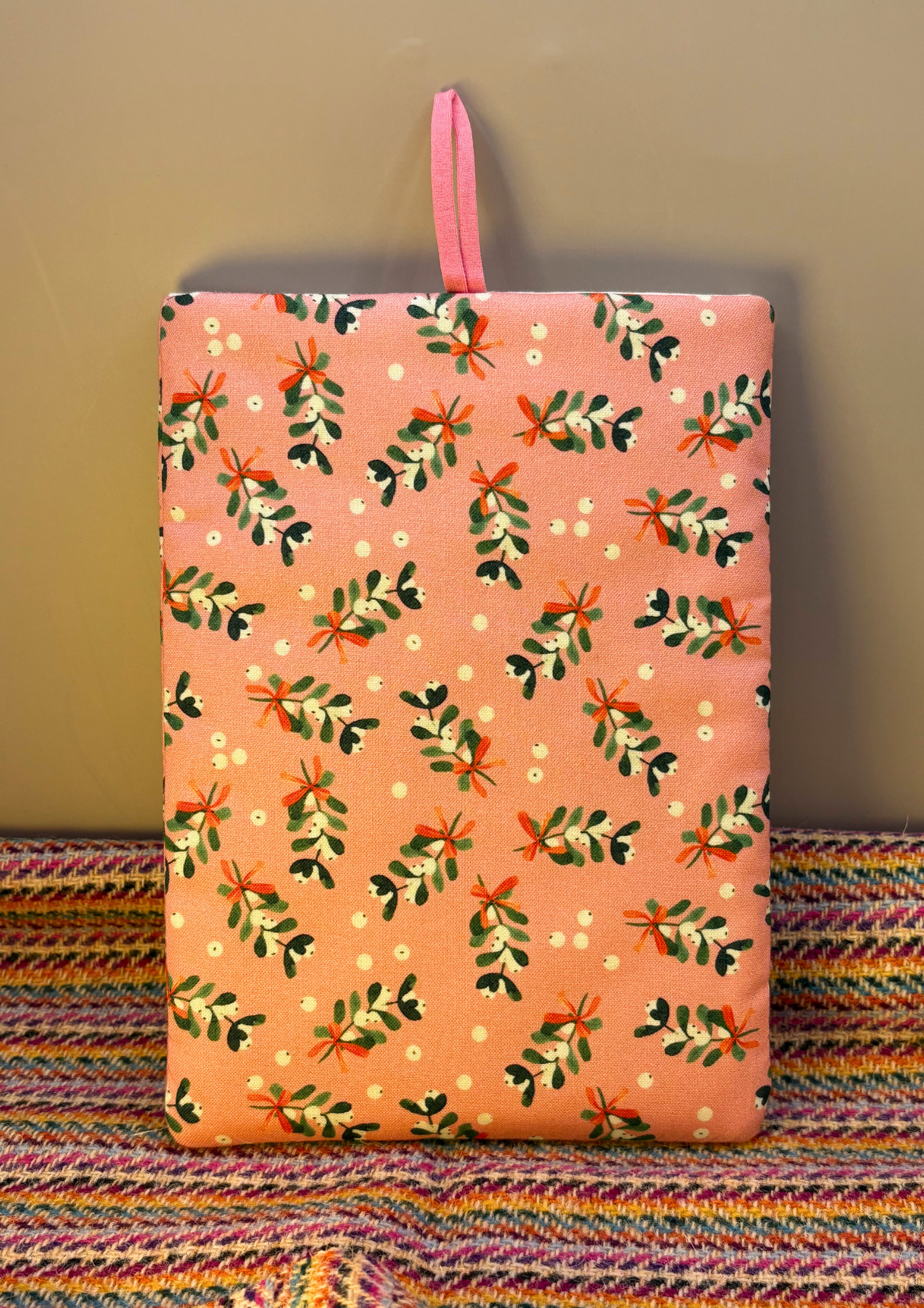 Merry Kissmas Padded Soft E-Reader Sleeve