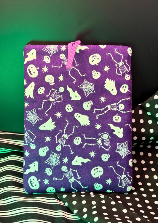 Witching Hour Padded Soft E-Reader Sleeve