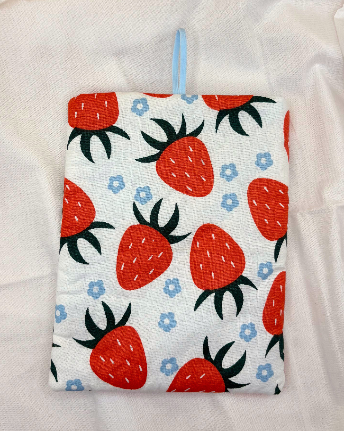 Berry Basket Padded Soft E-Reader Sleeve