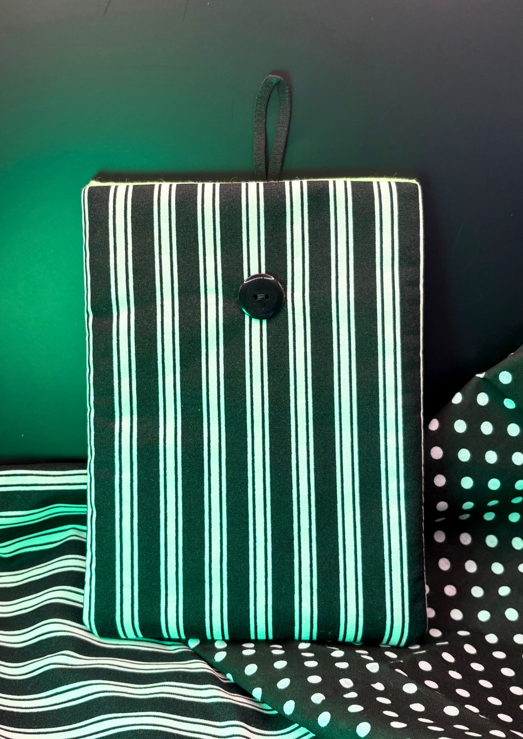 Beetle Glow Padded Soft E-Reader Sleeve