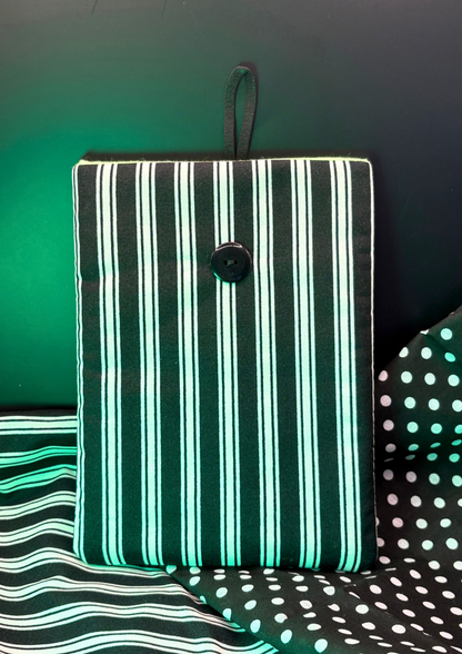 Beetle Glow Padded Soft E-Reader Sleeve