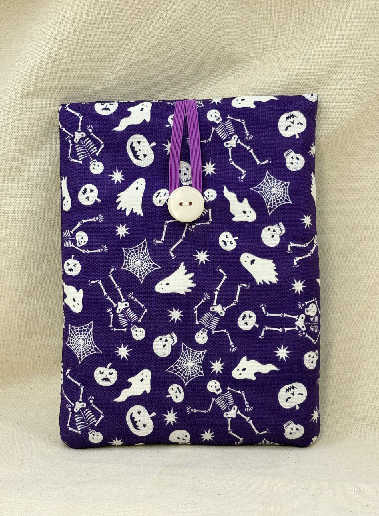Witching Hour Padded Soft E-Reader Sleeve
