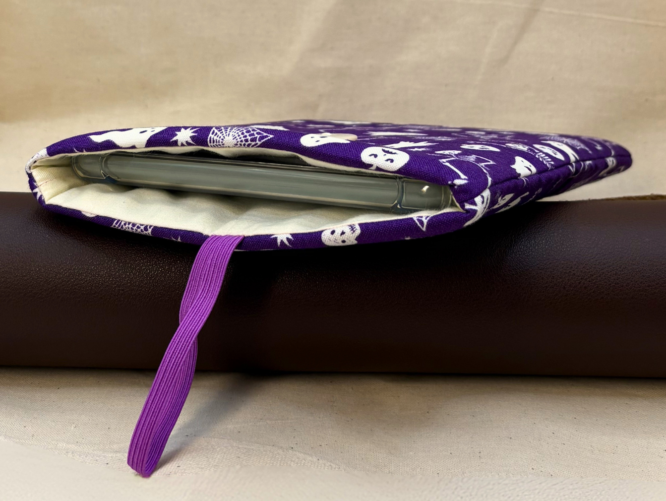 Witching Hour Padded Soft E-Reader Sleeve