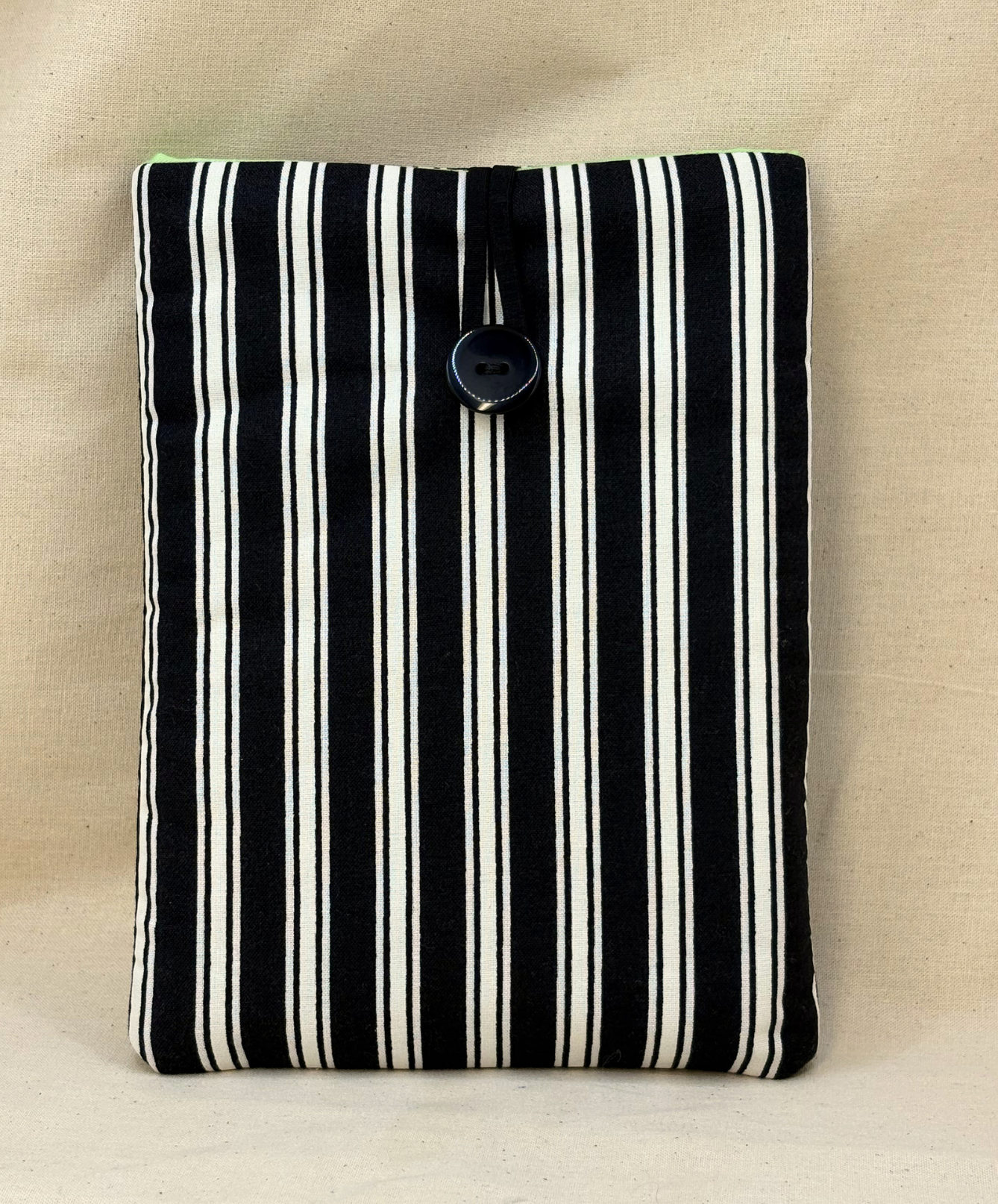 Beetle Glow Padded Soft E-Reader Sleeve