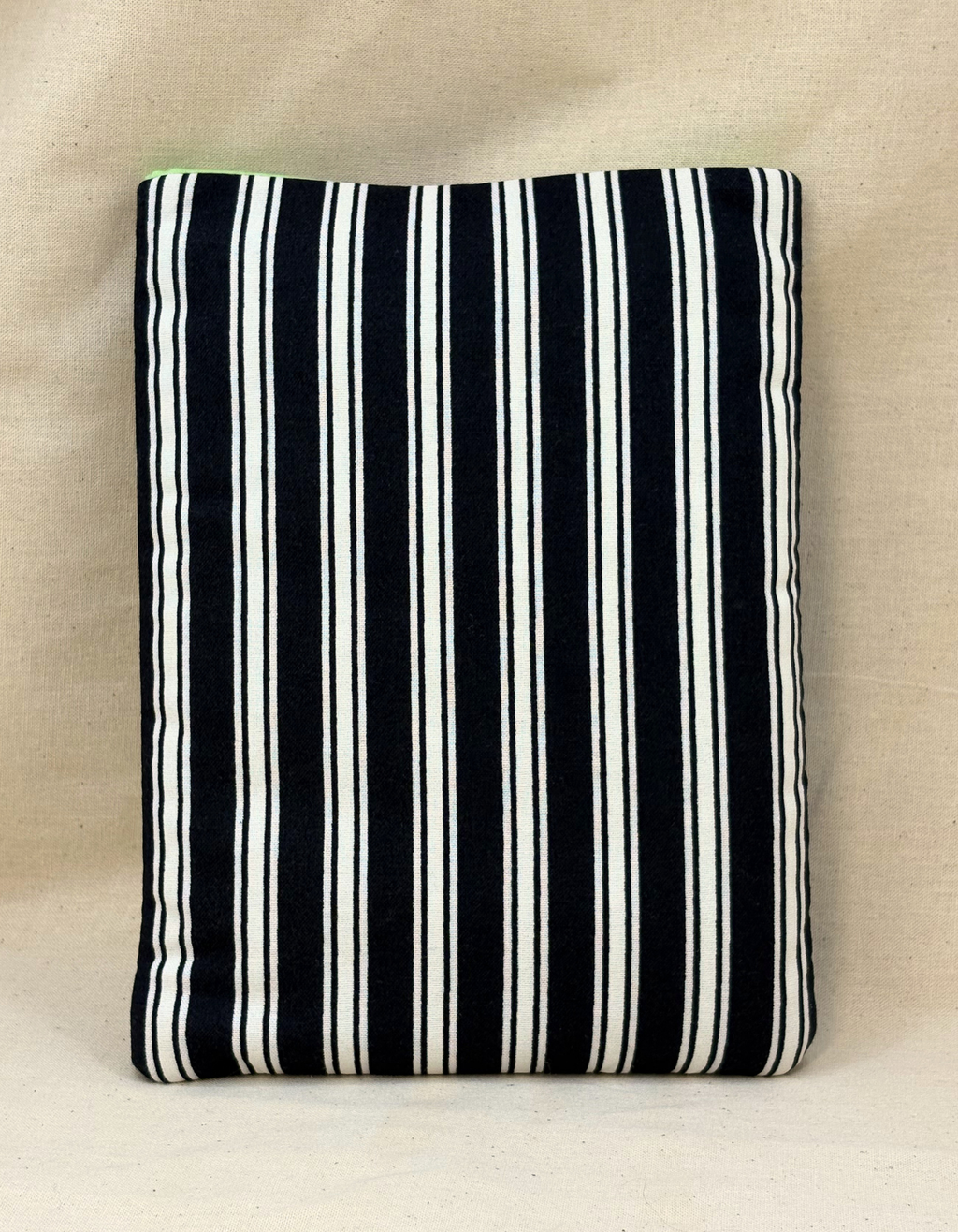 Beetle Glow Padded Soft E-Reader Sleeve