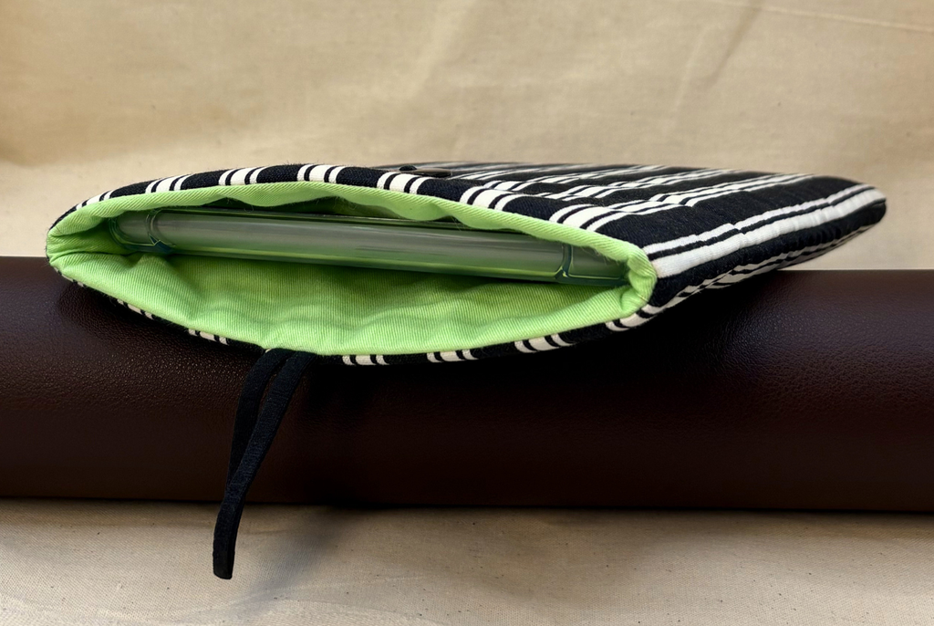 Beetle Glow Padded Soft E-Reader Sleeve