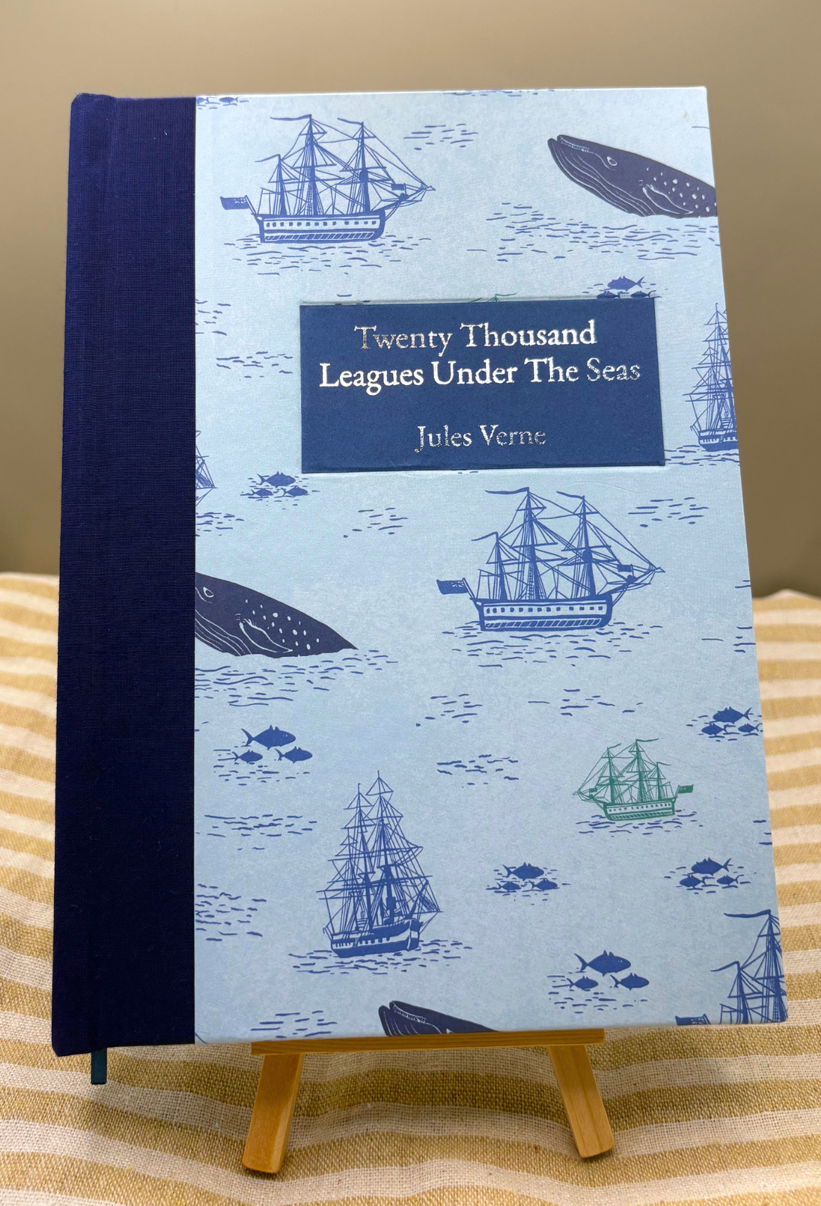 Twenty Thousand Leagues Under The Seas Handbound Classic Novel