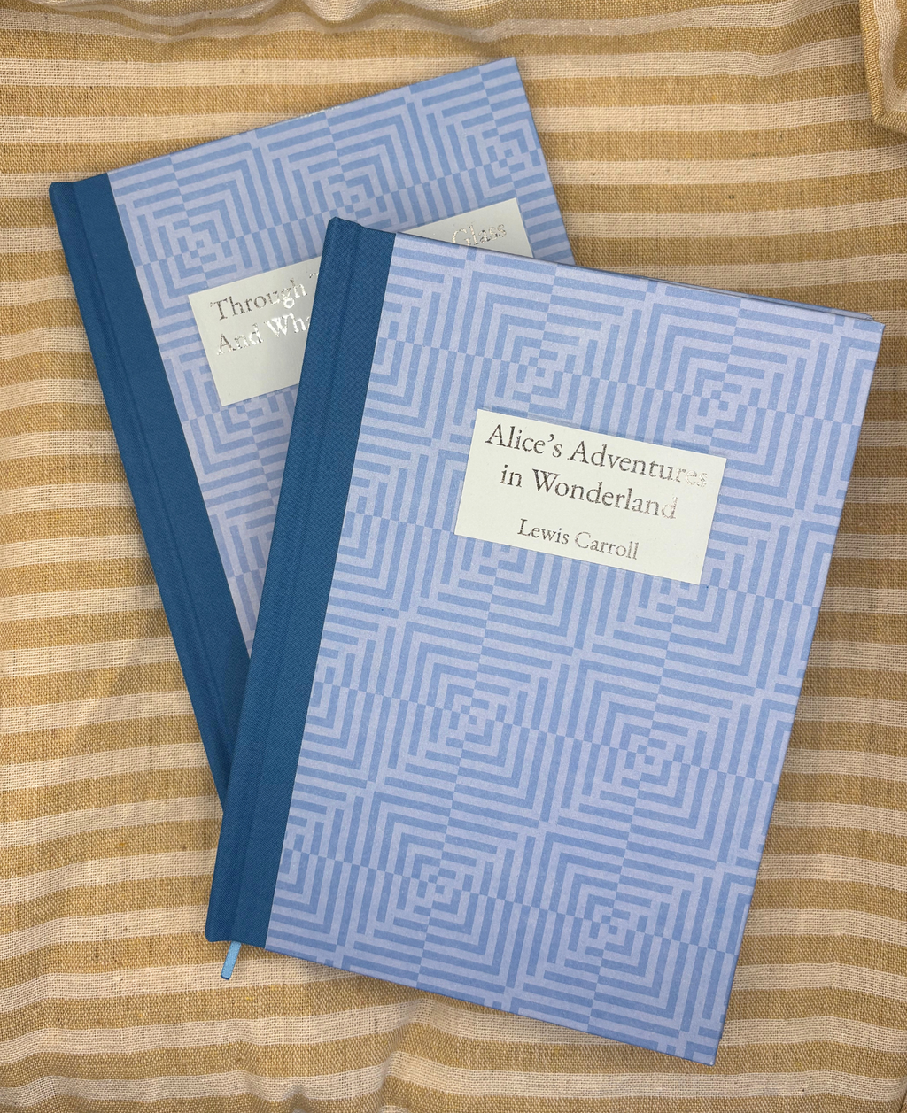 Alice's Adventures in Wonderland Handbound Classic Novel Set