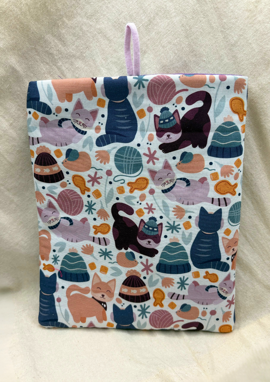 Cold Paws Club Padded Soft E-Reader Sleeve