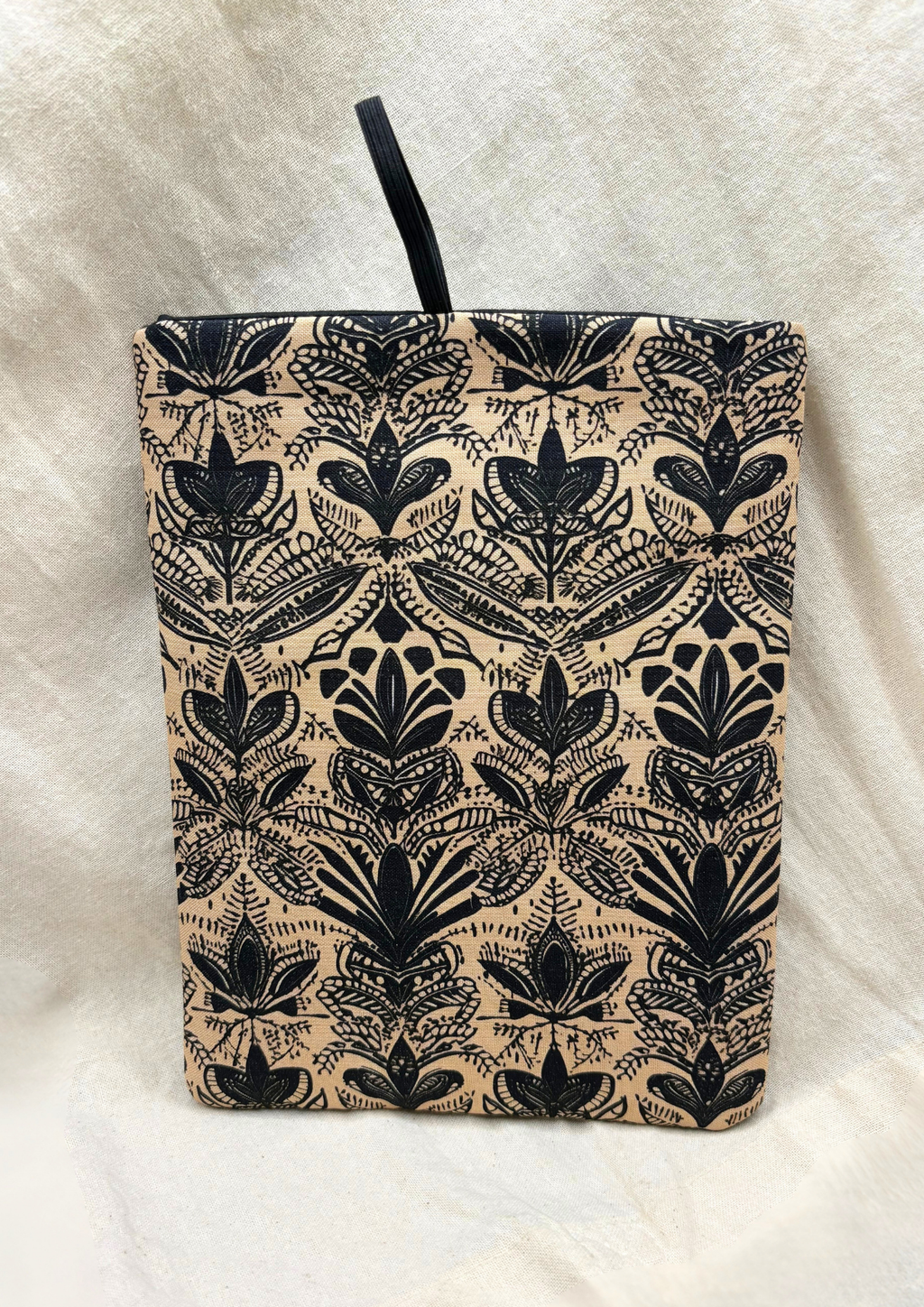 Fleur de Nuit Padded Soft E-Reader Sleeve