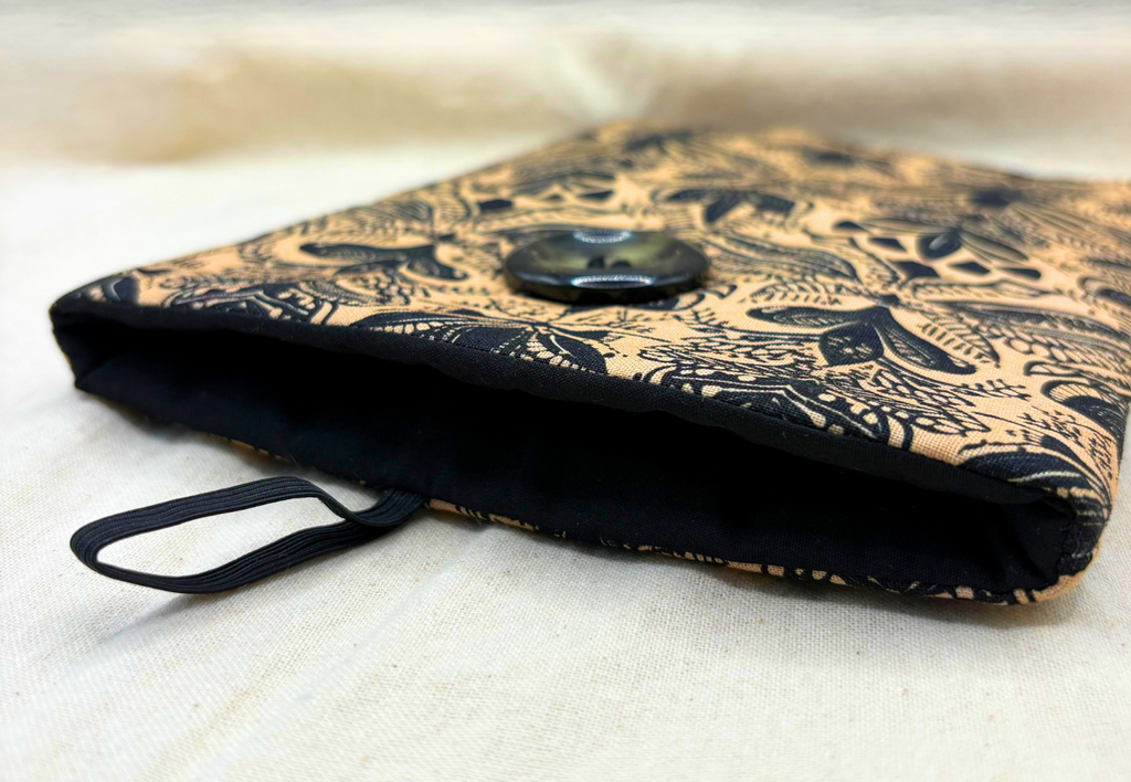 Fleur de Nuit Padded Soft E-Reader Sleeve